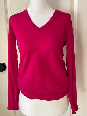 Lightweight v neck sweater